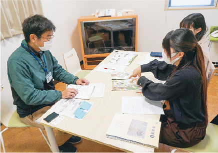話し合いの様子の写真