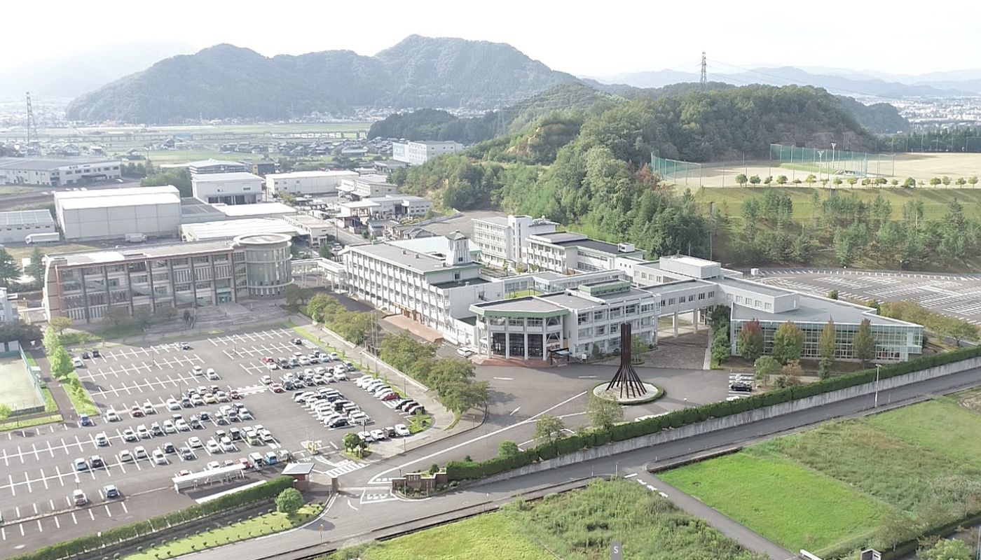 仁愛大学全体写真