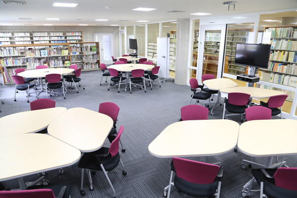 ラーニング・コモンズ ― ワークエリア